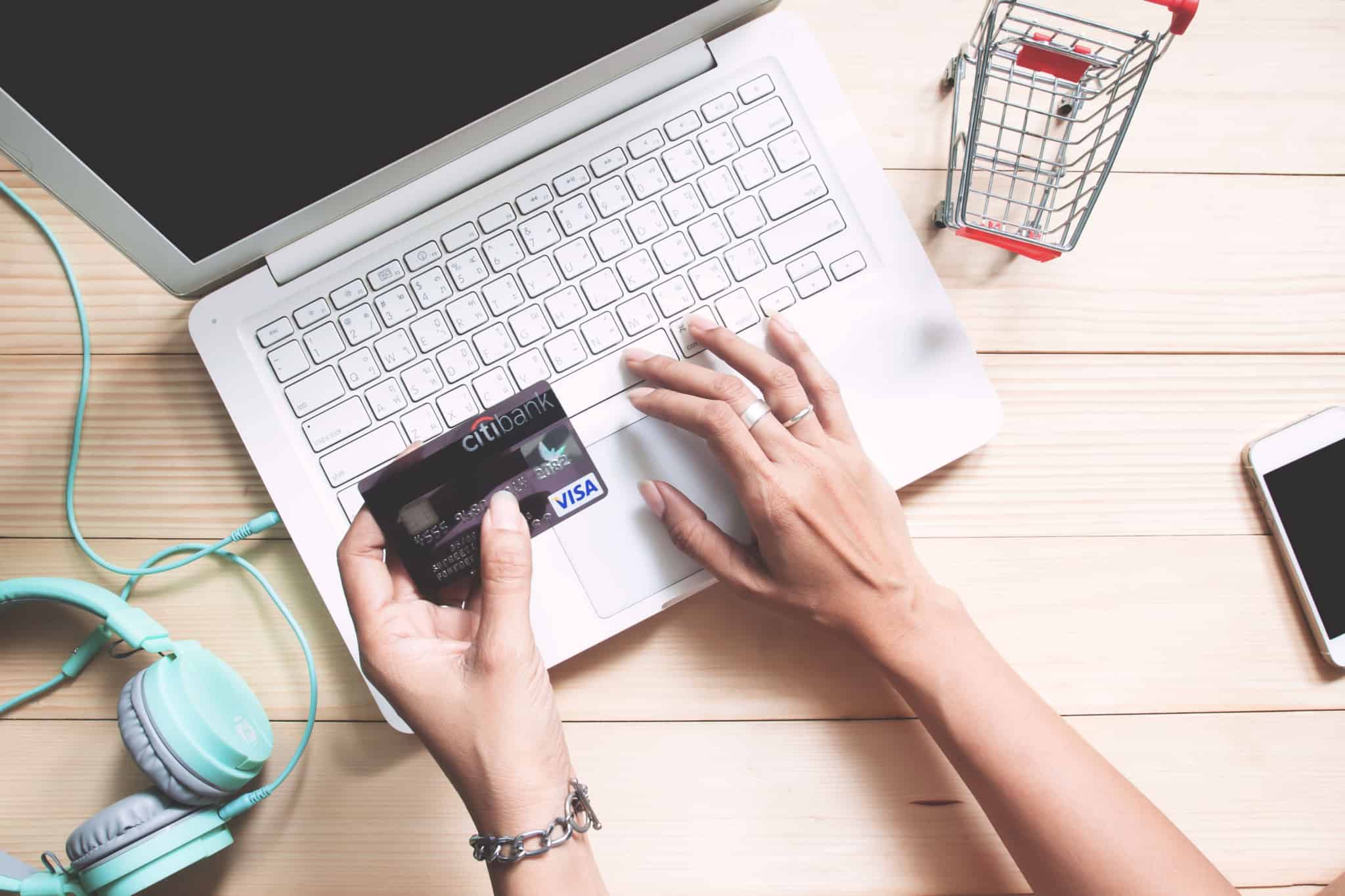 Cartão de crédito portátil compras