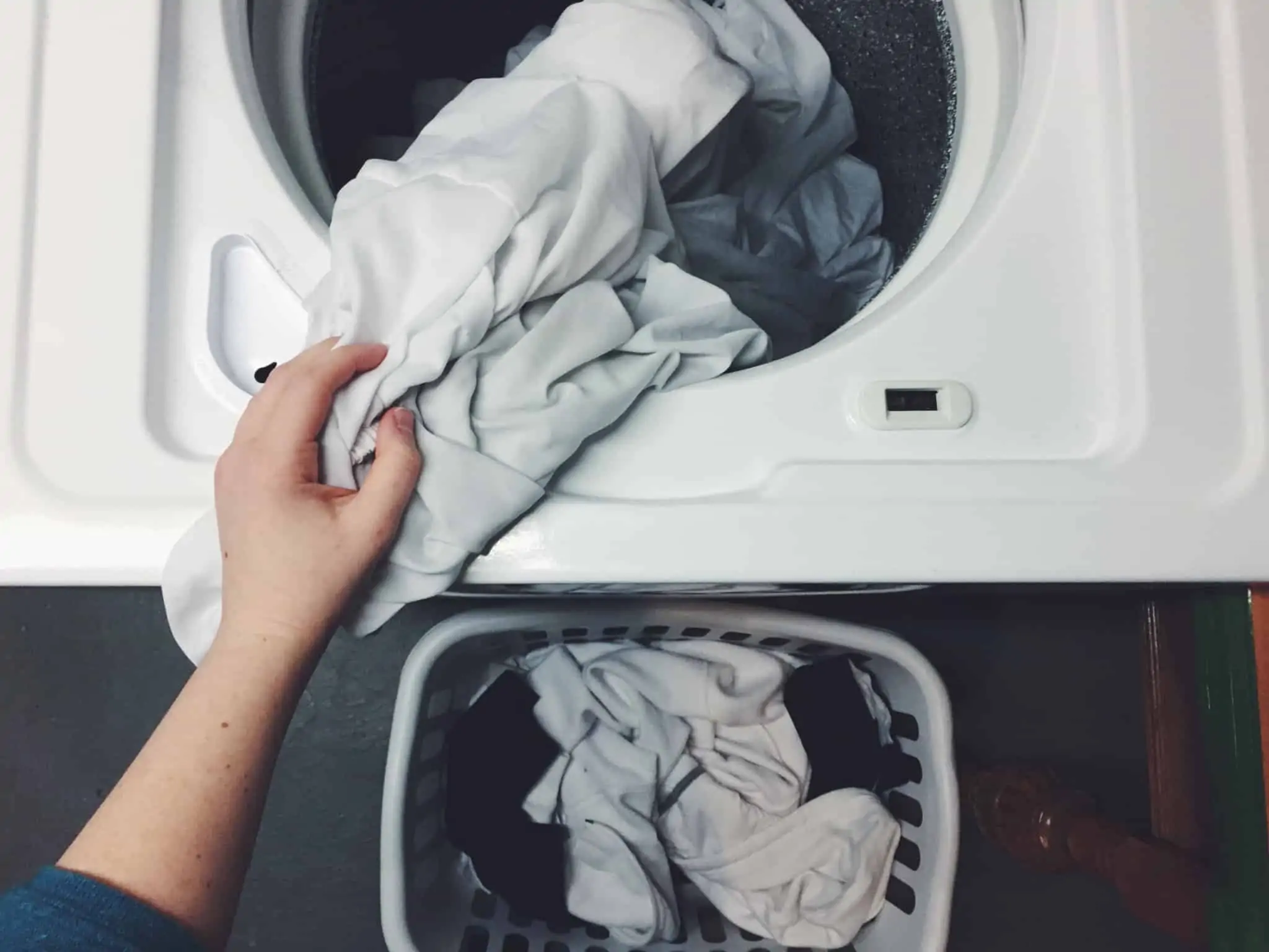 6 dicas para lavar a roupa de forma mais sustentável máquina de lavar roupa