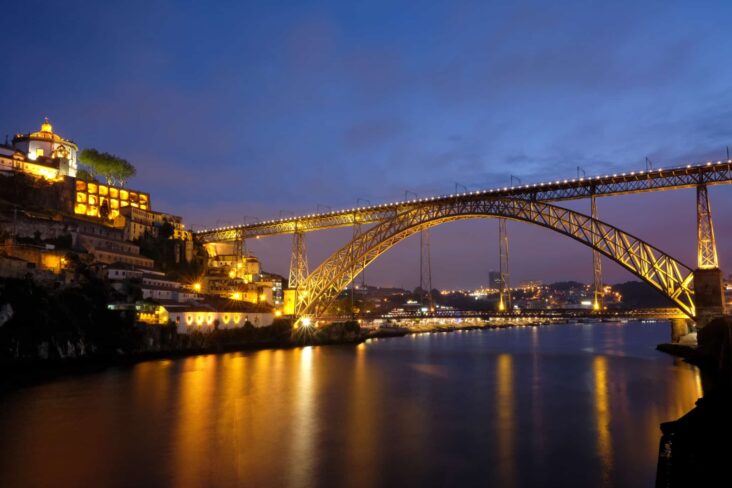 Ponte D. Luís no Porto. Um dos lugares para uma escapadinha perfeita