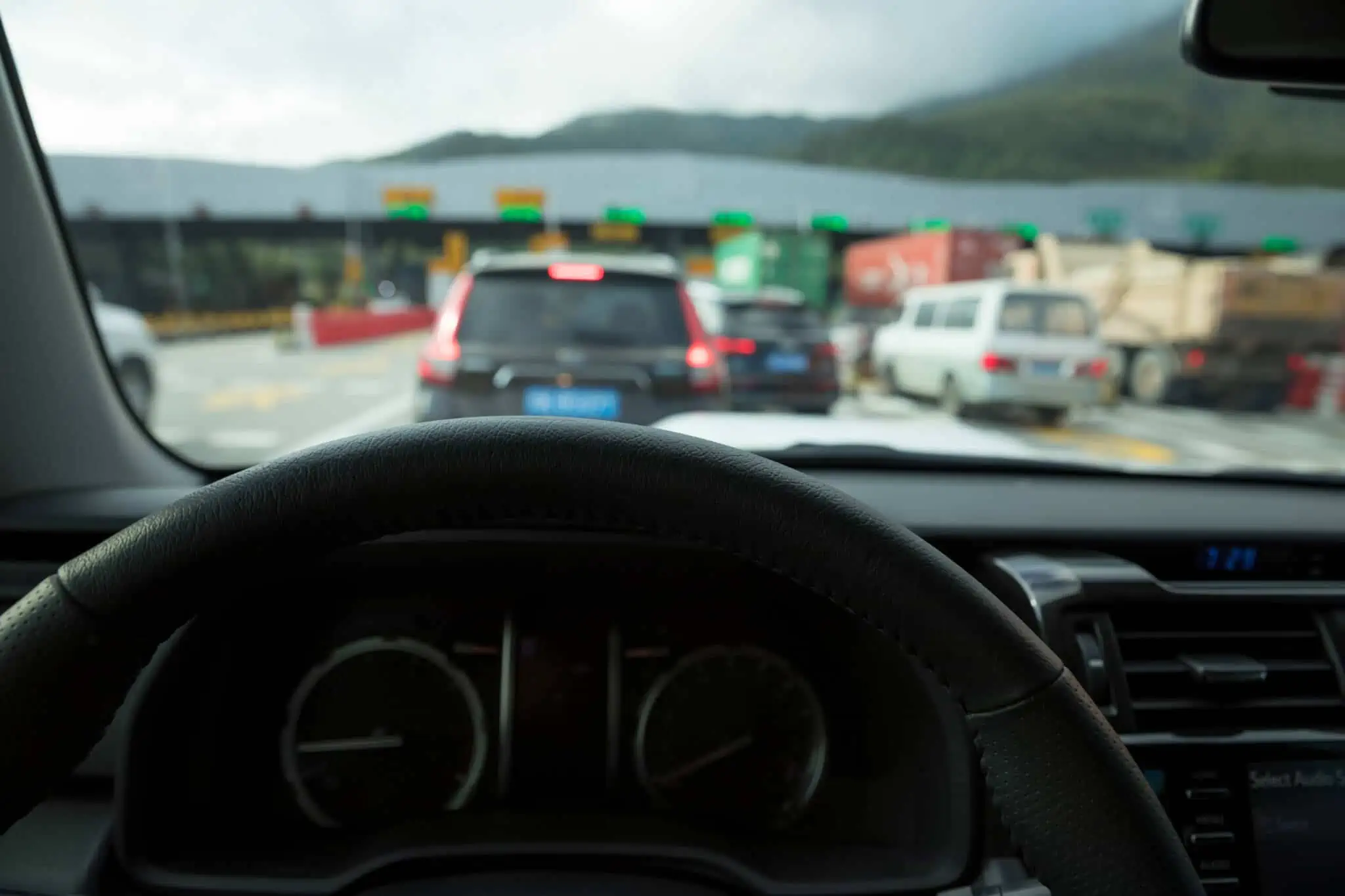 fils de carros a entrar para as portagens já com o conhecimento dos preços das Portagens na A22