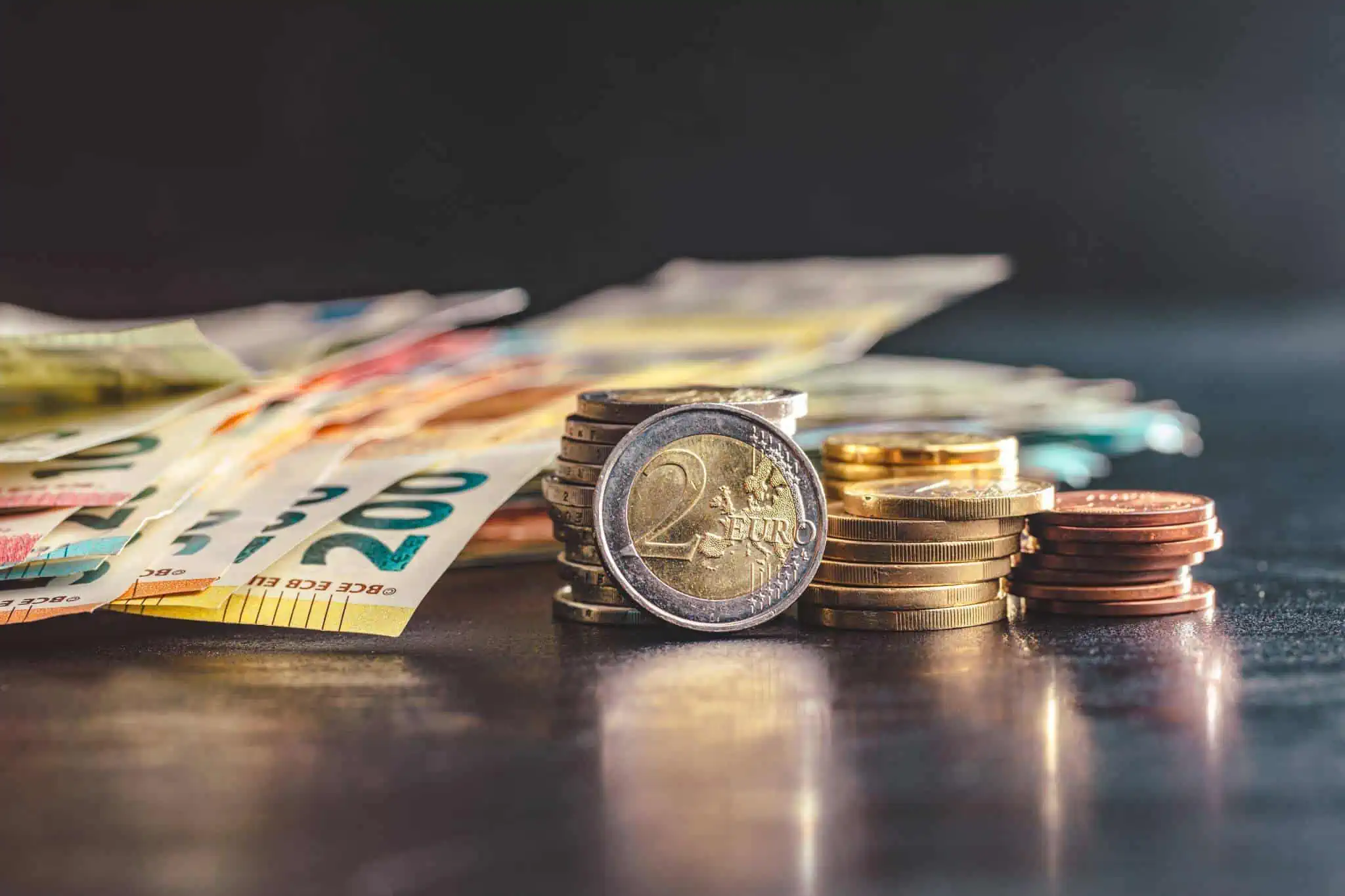 Juros dos depósitos a prazo com maior subida de sempre notas e moedas de euro