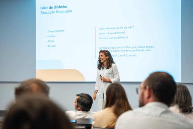Academia Doutor Finanças, ação de formação em finanças pessoais