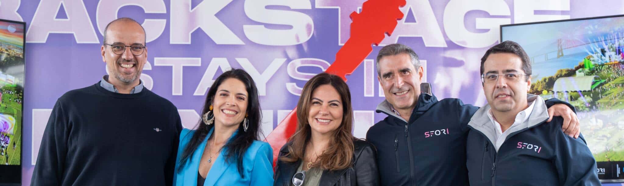 Responsáveis pela organização do Rock in Rio Acadedy em cima do palco no dia da apresentação do evento. Da esquerda para a direita: Rui Bairrada, Doutor Finanças, Roberta Medina, Rock in Rio, Agatha Arêas, Provoke Edutainment Club, Alexandre Real e Filipe Ferreira, Sfori.