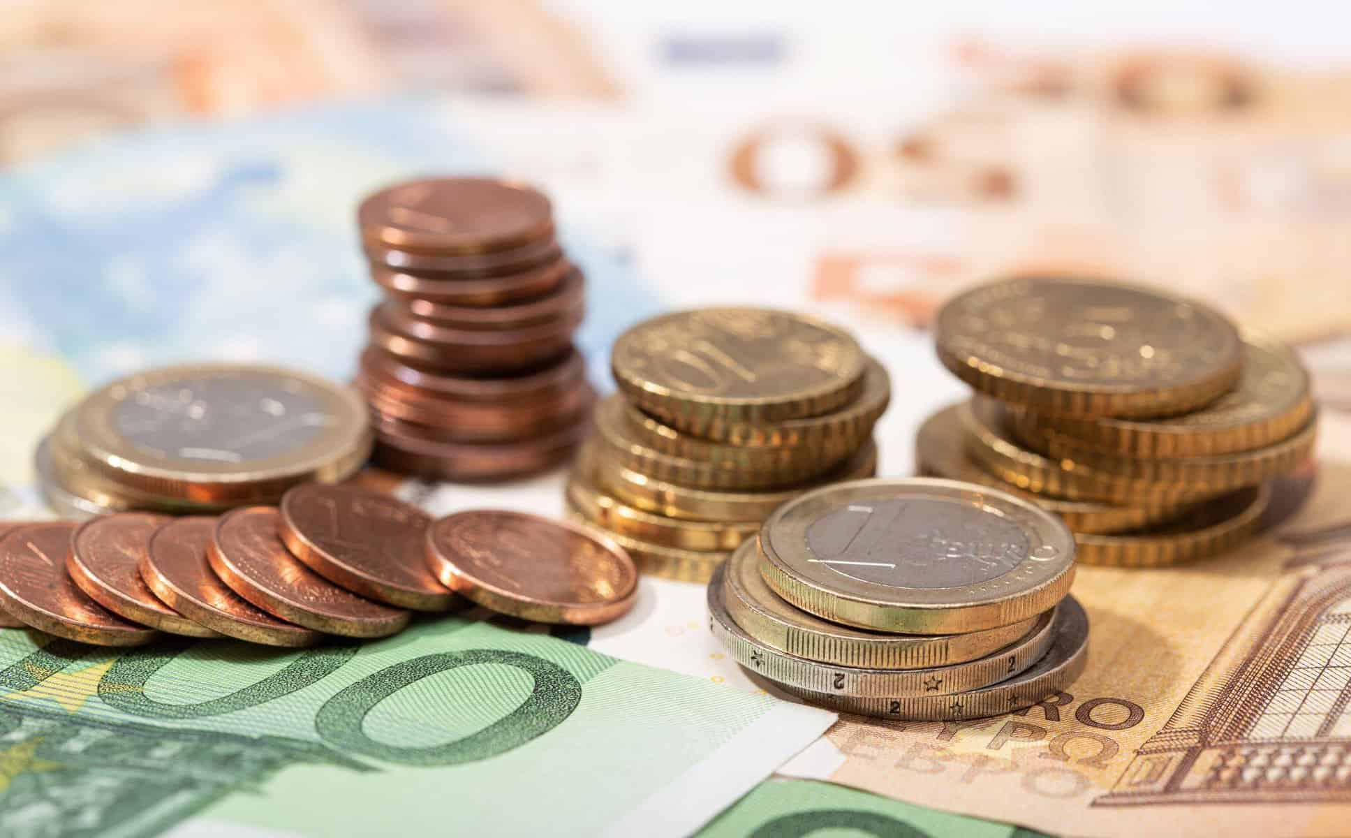 Como organizar as contas pós-férias? Contribuintes vão poupar entre 10 e 402 euros por mês com os novos escalões do irs