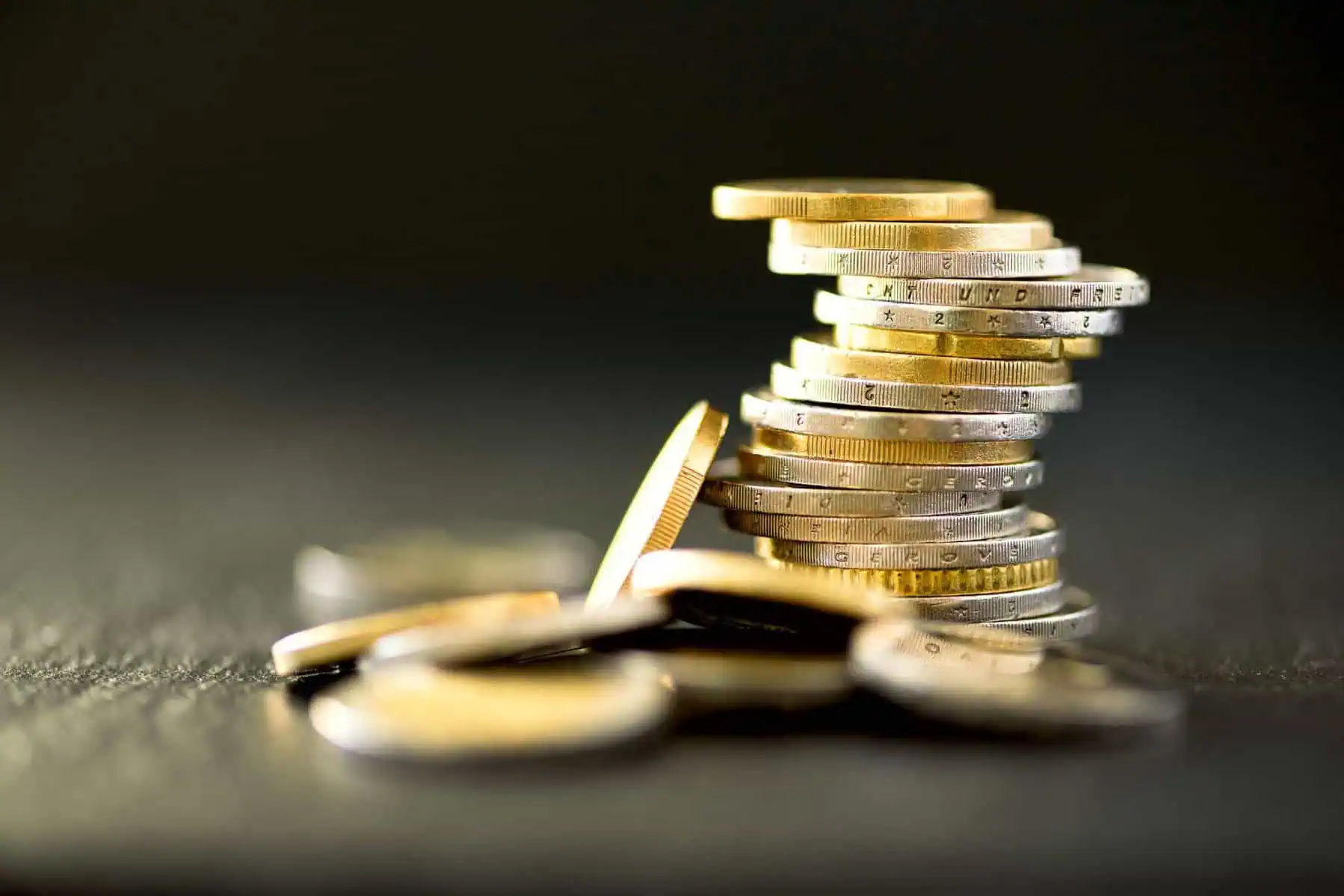 moedas de euro para ilustrar poupança