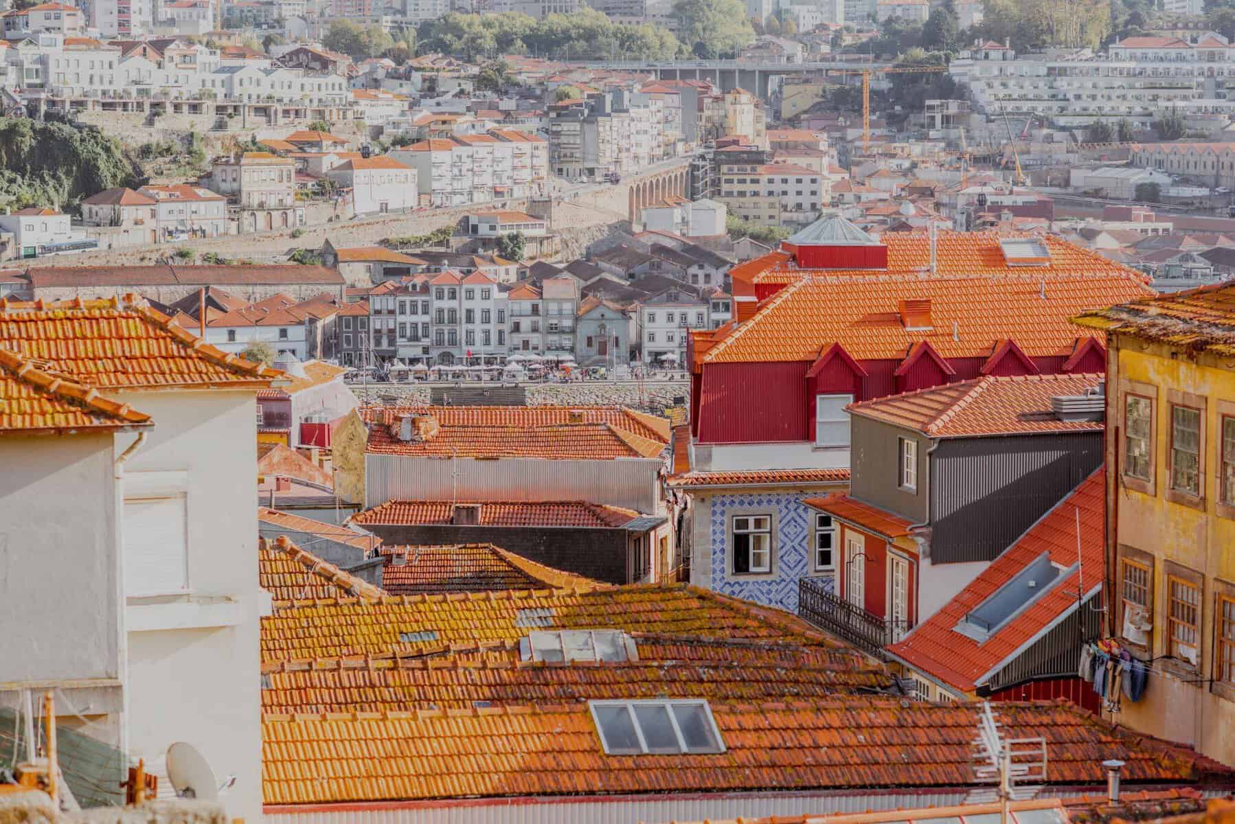 casas em Portugal para ilustrar artigo sobre o imt em 2025