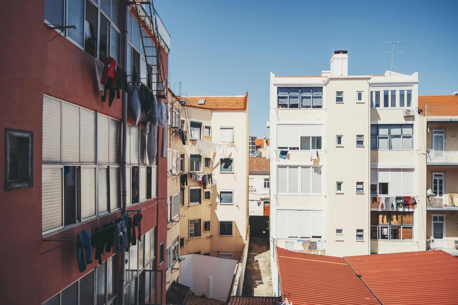 Crédito habitação: Taxa de juro não era tão baixa desde 2022 Conjunto de prédios em Portugal