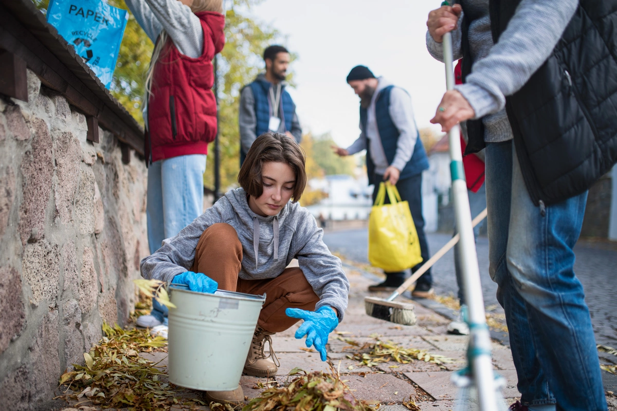 Jovem faz voluntariado no seu ano sabático