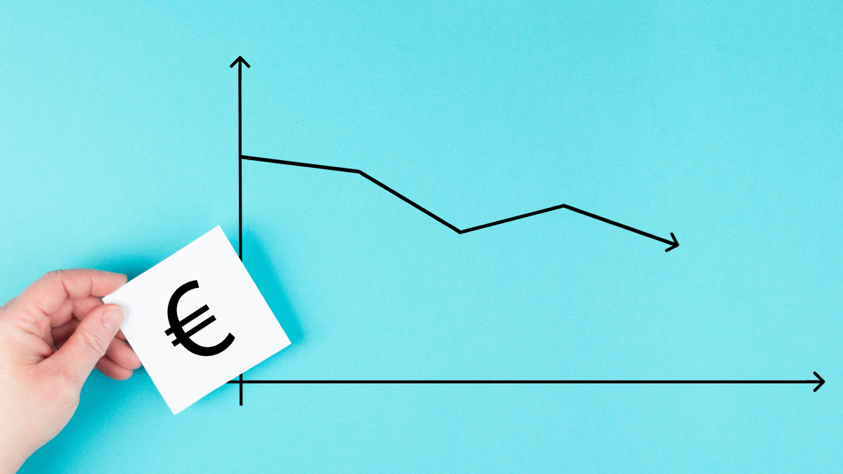 Gráfico de linhas num sentido descendente