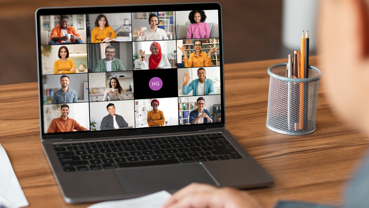 Homem presente numa videochamada