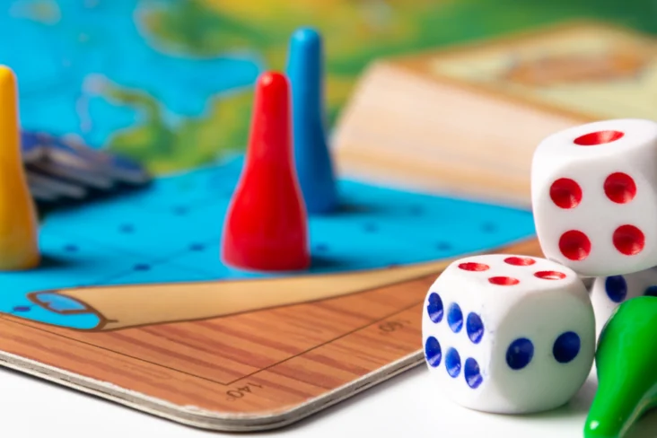 Peças de um jogo de tabuleiro