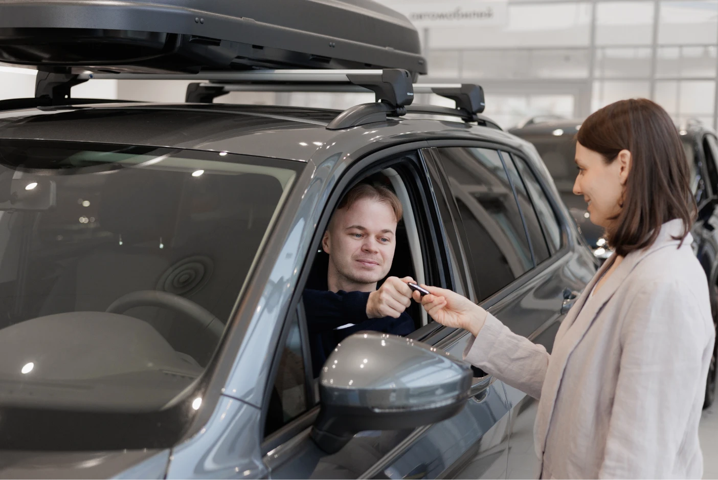 Imagem de um carro no stand