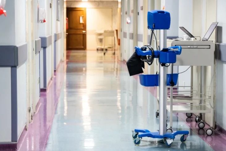 Imagem do interior de um hospital