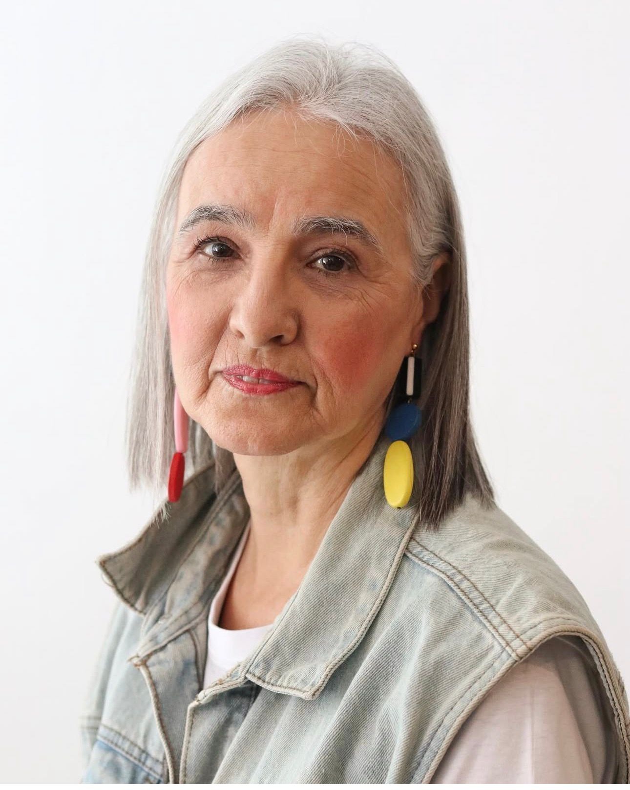 Julia Beliz A Avó veio trabalhar