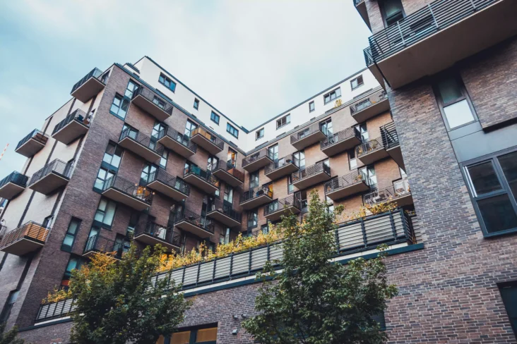 prédio de apartamentos